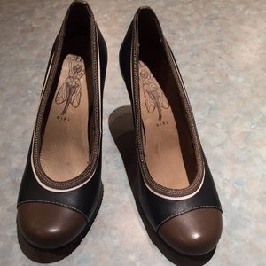 Fly Girl taupe and black wedge pumps (sz 41)